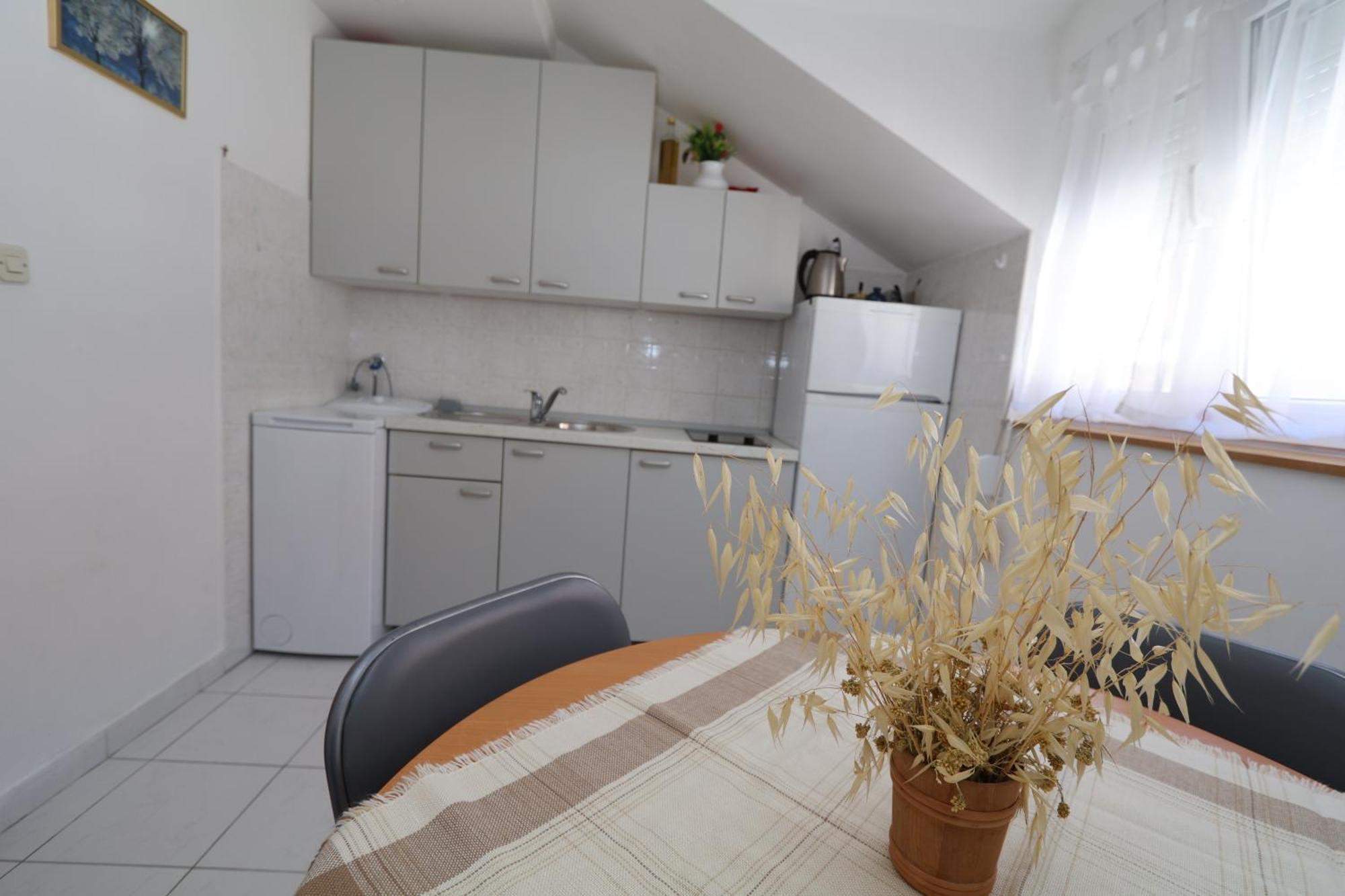 Appartement Simple -no Parking Makarska