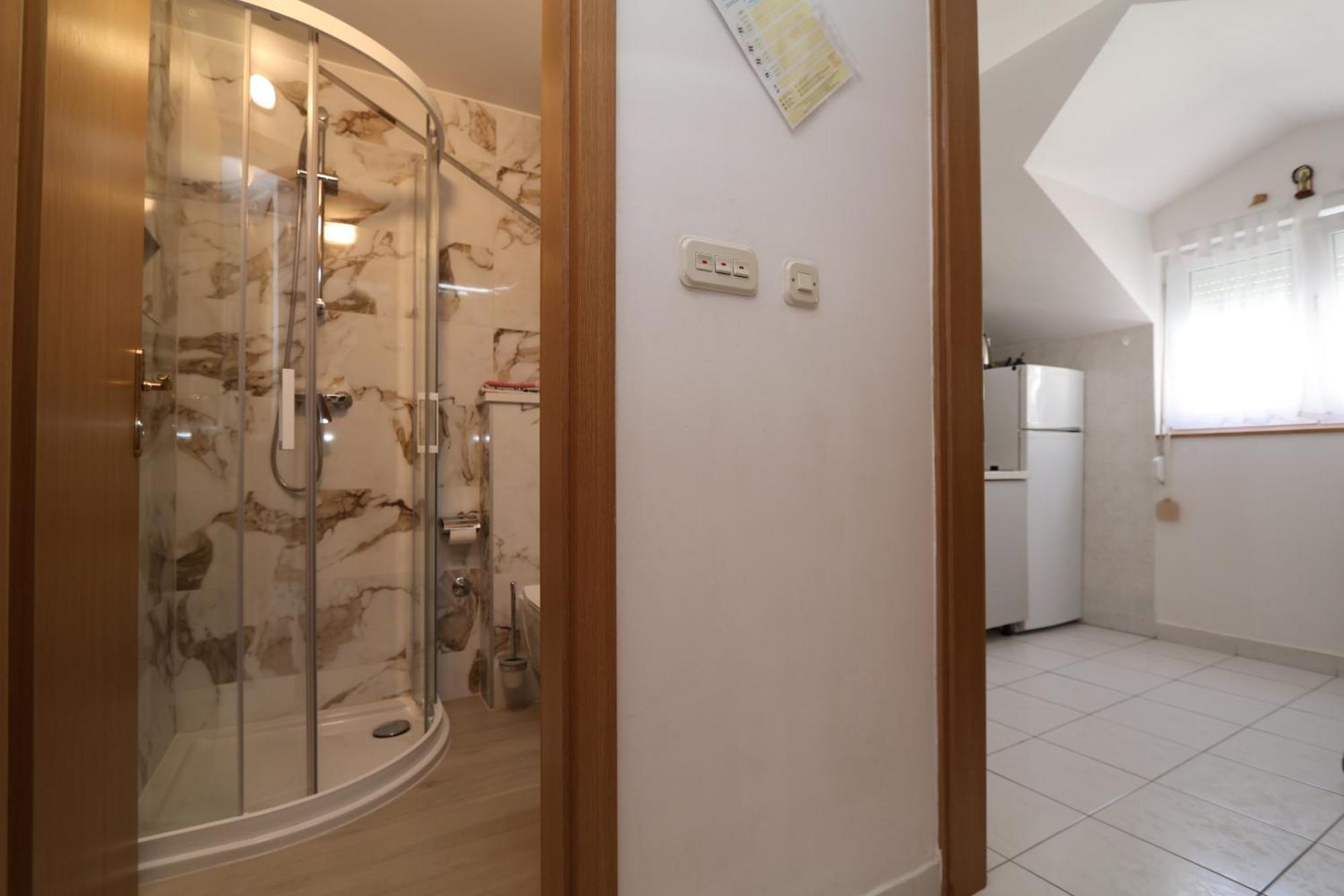 Appartement Simple -no Parking Makarska